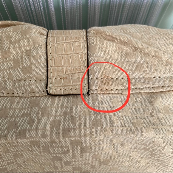 Guess Beige Logo Purse and Wallet Matching Set Size Small - Picture 17 of 17